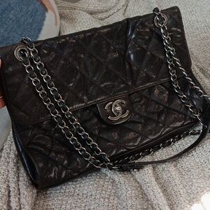 CHANEL Quilted Black Caviar Leather Flap Bag Silver Gunmetal Details cro…